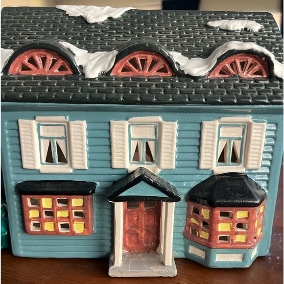 Dept 56 Snow Village Blue Springfield House with tree 1987 Retired 1980’s - Picture 1 of 11